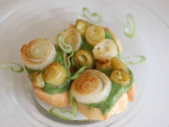 Tartine d'oignon nouveau