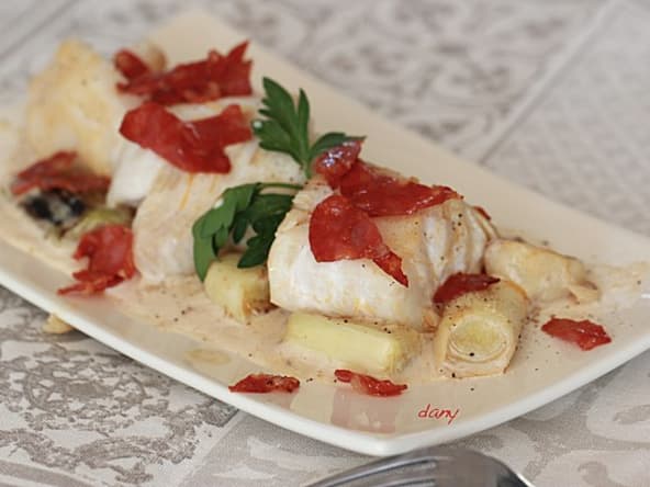 Dos de cabillaud à la fondue de poireaux et au chorizo, sel au piment d’espelette