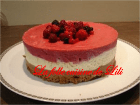 Gâteau au Chocolat blanc, Fruits rouges, croustillant au praliné et biscuit spéculoos