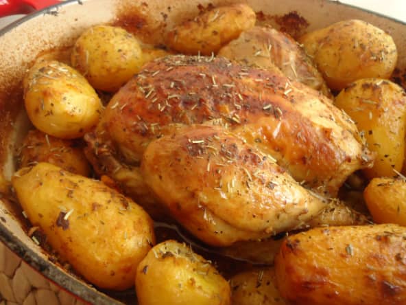 Poulet en cocotte et ses pommes de terre rôties
