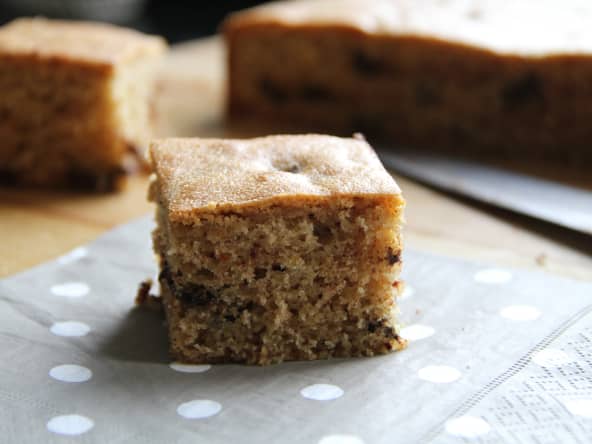Cake à la purée de noisettes et aux pépites de chocolat