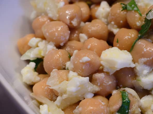 Salade de pois chiches à la coriandre et à la feta