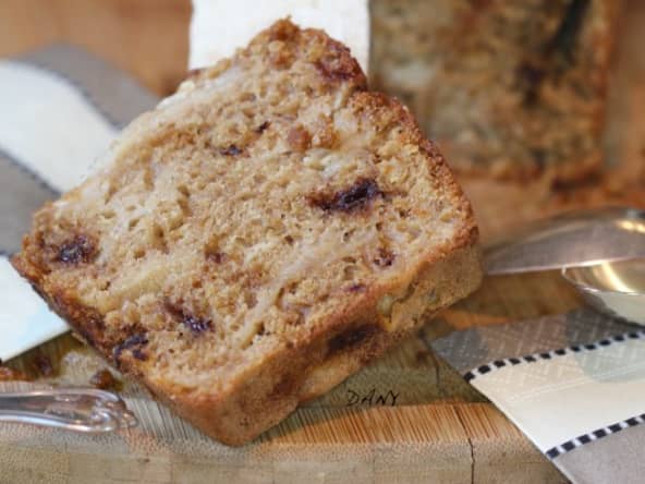 Cake croustillant aux poires râpées, spéculoos et chocolat