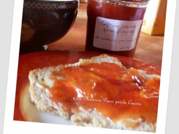 Confiture d'abricots, fraises et vanille