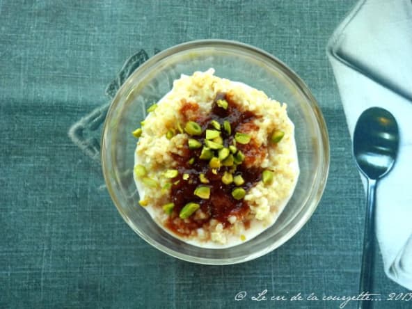 Boulgour au lait au sirop d’érable et confiture de prunes