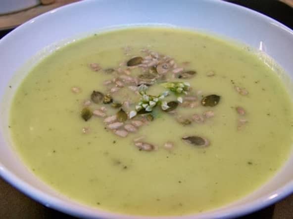 Velouté de courgettes douces, royal gal et wasabi