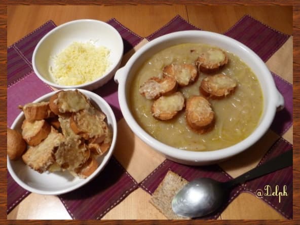 Soupe à l'oignon gratinée au comté