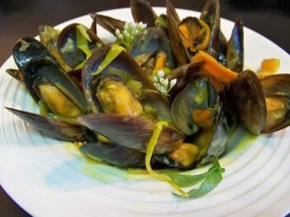 Moules au curry, gingembre et gombava
