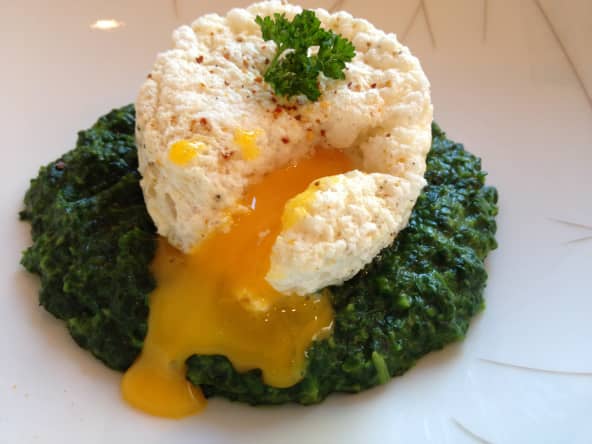 Blanc-mangé salé piment d'espelette et son jaune coulant