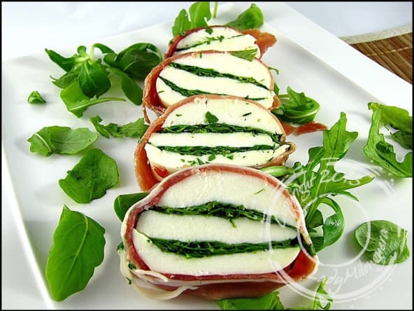 Roulé de jambon cru, mozzarella et roquette