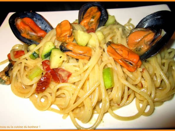 Spaghettis aux moules et courgettes
