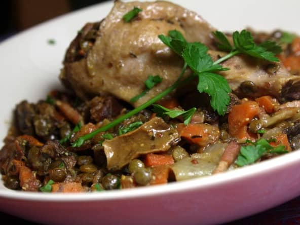 Lentilles vertes aux manchons de canard et cèpes