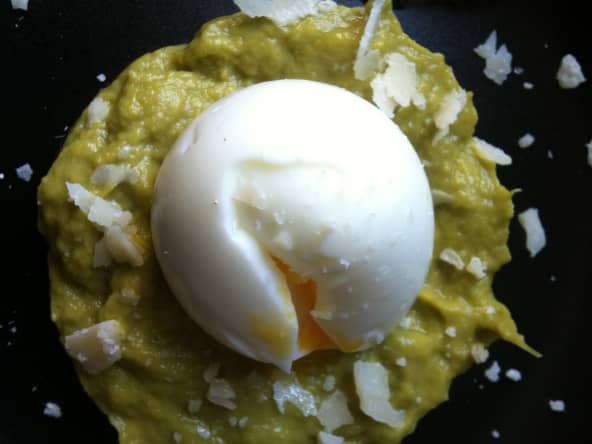 Purée d'asperges vertes et son oeuf mollet