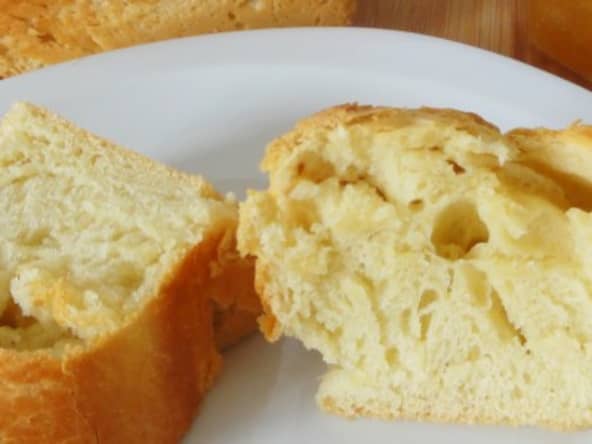 Brioche maison à la main