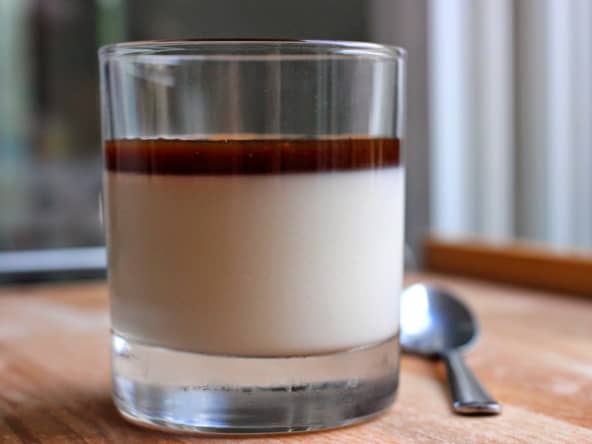 Panna cotta noix de coco au coulis de tamarin