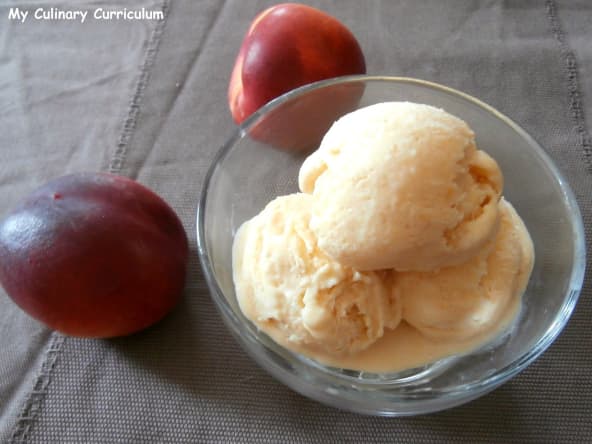 Glace aux nectarines jaunes sans sorbetière