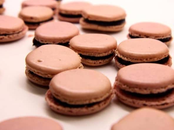 Macaron myrtille et chocolat blanc