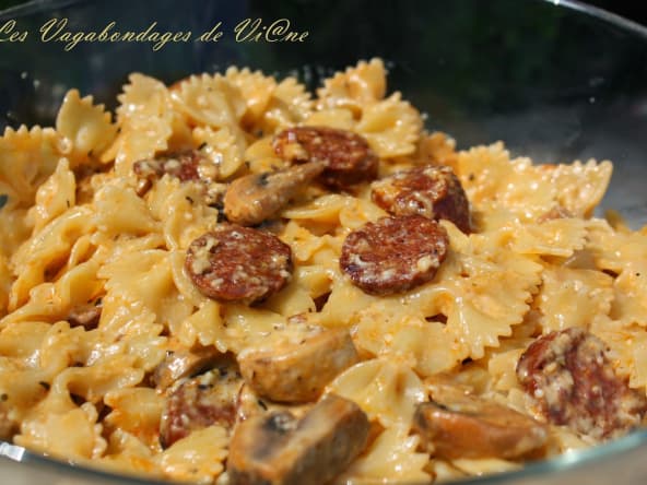 Farfalles au chorizo, champignons et crème de 3 fromages