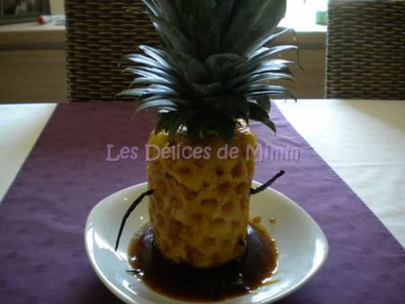 Ananas rôti entier au sirop d’agave et son espuma Pina Colada