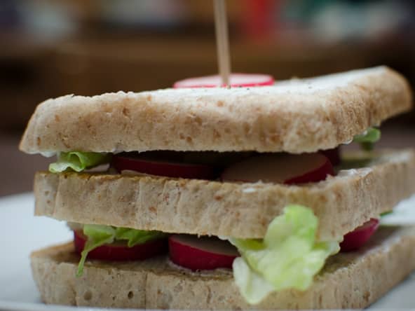 Club sandwich aux radis et au Philadelphia