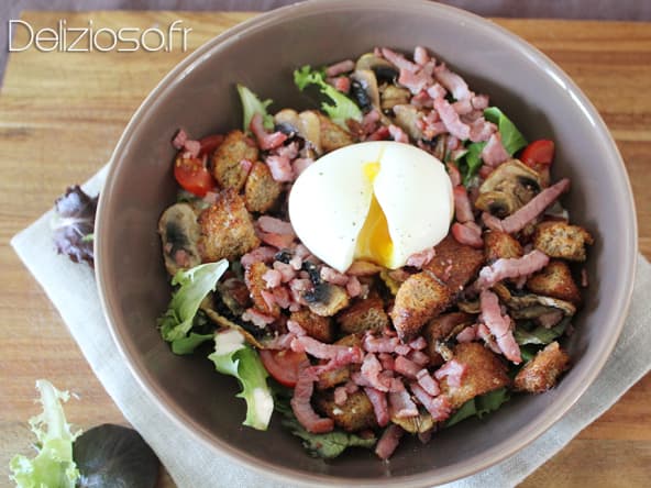 Salade paysanne légère et oeuf mollet