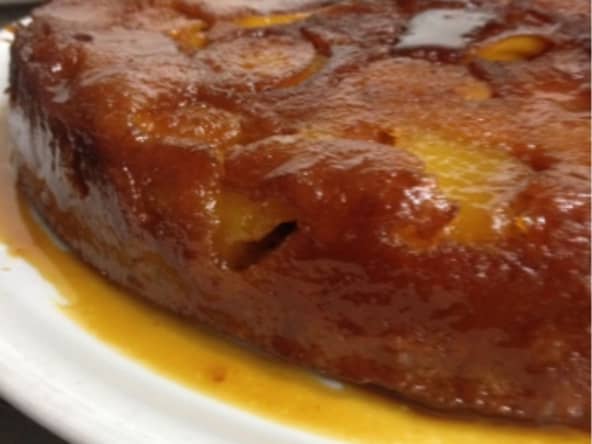 Gâteau renversé aux pêches
