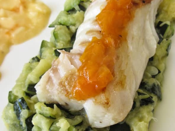 Dos de cabillaud, purée de courgette à la marjolaine, beurre acidulé à l'abricot