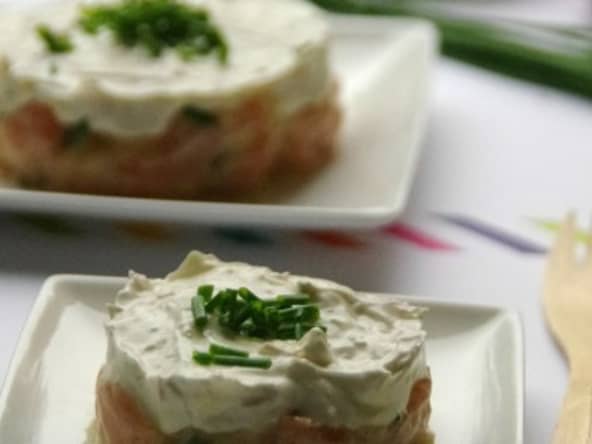Tartare de saumon au St Morêt et échalotes