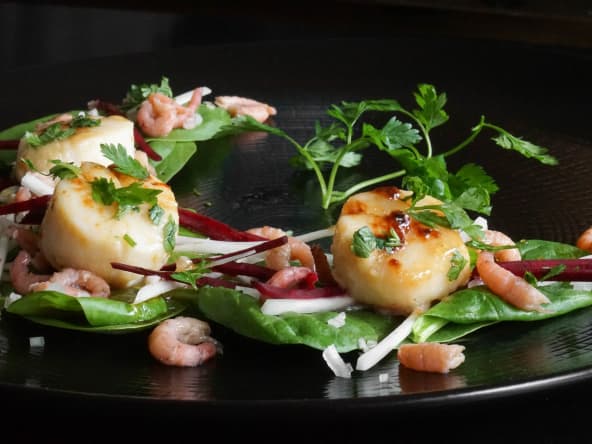 Salade de Saint Jacques, crevettes et radis noir