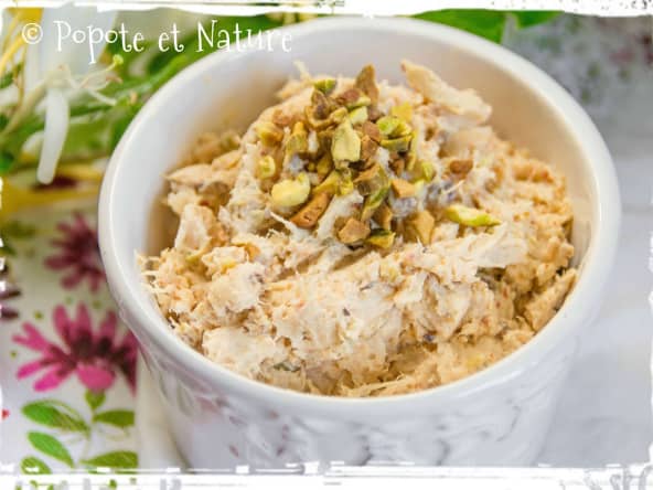Rillettes de poulet au piment d'Espelette et éclats de pistaches grillées
