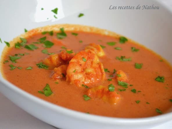 Soupe de tomates aux gambas, épicée au massalé