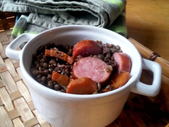 Potée de lentilles aux saucisses de Montbéliard