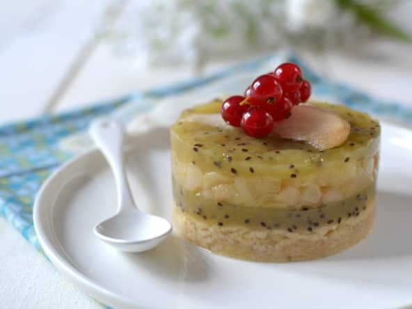 Petits gâteaux aux poires caramélisées et gelée de kiwi