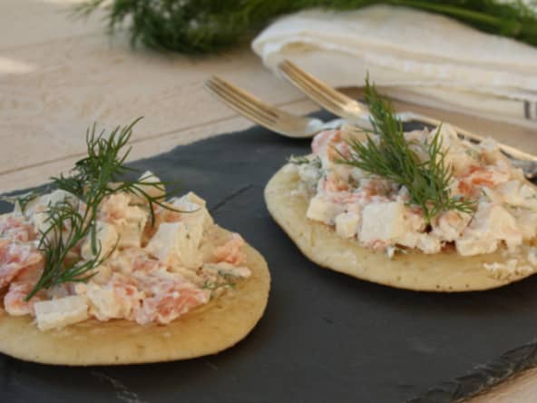 Blinis au radis noir et à la truite fumée pour les fêtes
