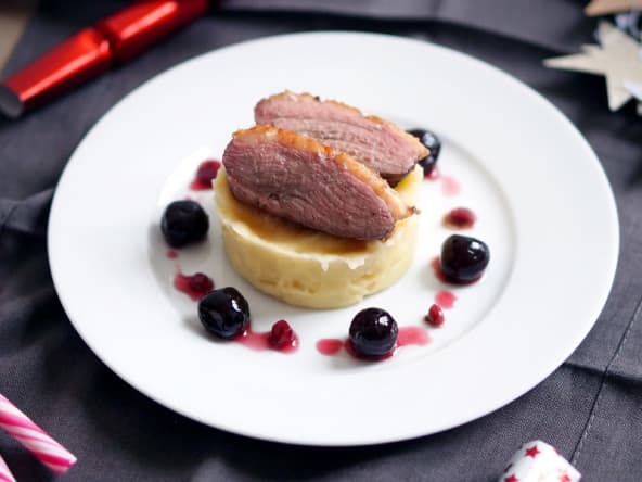 Magret de canard aux cerises amarena