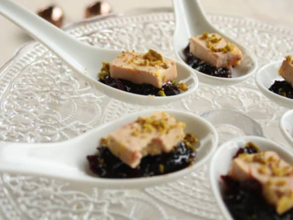 Cuillères de foie gras au chutney de cerises