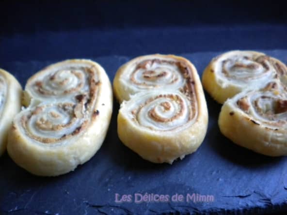 Palmiers feuilletés au fromage de chèvre, miel et noix