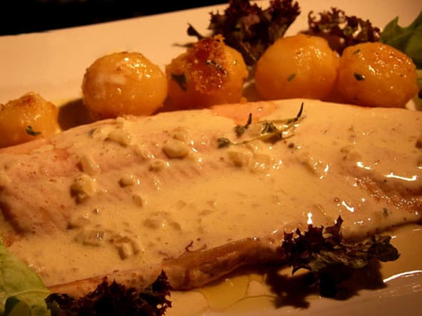 Filet de Féra Nourri au Beurre Sauce Échalote Vin Blanc Crème