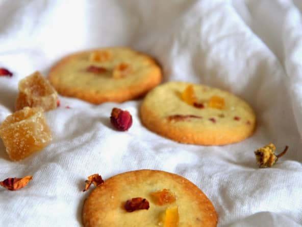 Biscuits à la rose et au gingembre confit