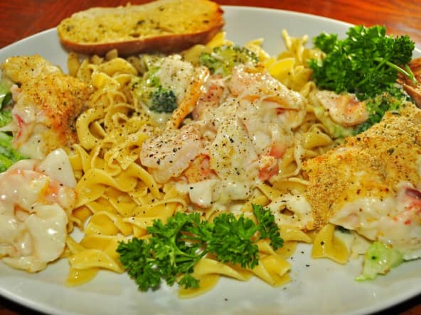 Crevettes, crabes et sauce Mornay