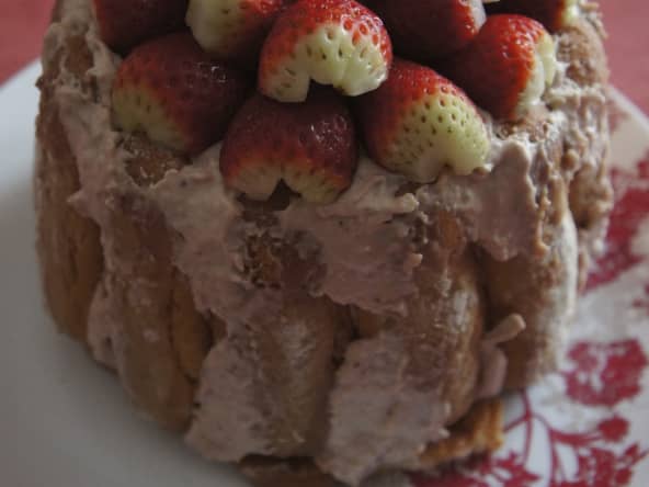 Charlotte aux fraise a base de biscuits à la cuillère
