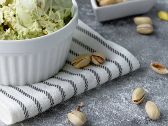Glace à la pistache et éclats de pistache