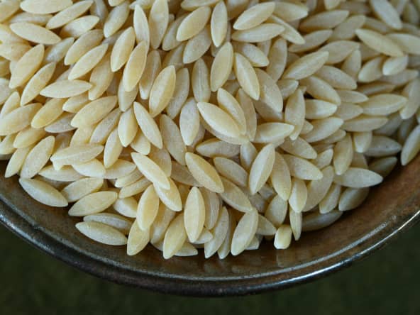 Assiette d'orzo cru