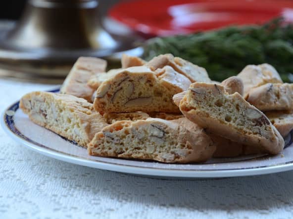 Cantucci dans une assiette à dessert