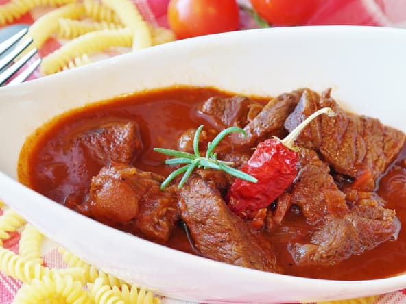 Goulash au vin rouge