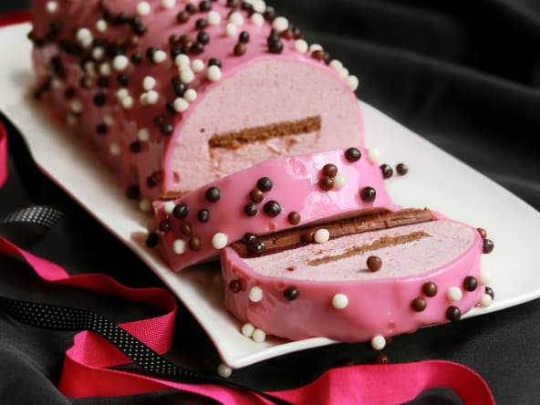Bûche framboise avec insert chocolat