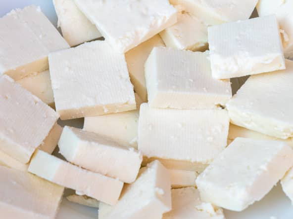 Paneer découpé