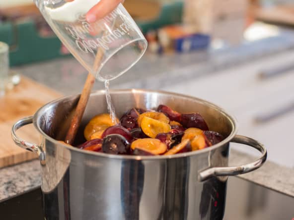 Cuisson de la confiture de prunes