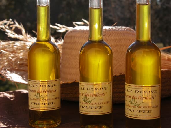 3 bouteilles d'huile d'olive à la truffe