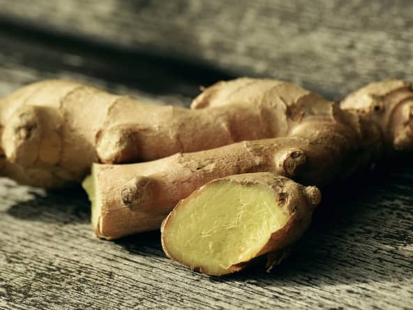 Racine de gingembre frais